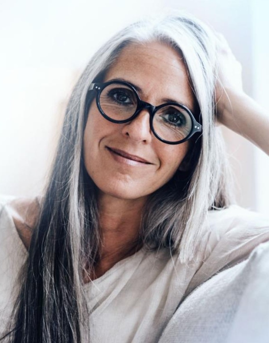 Frau im Gleitsichtalter